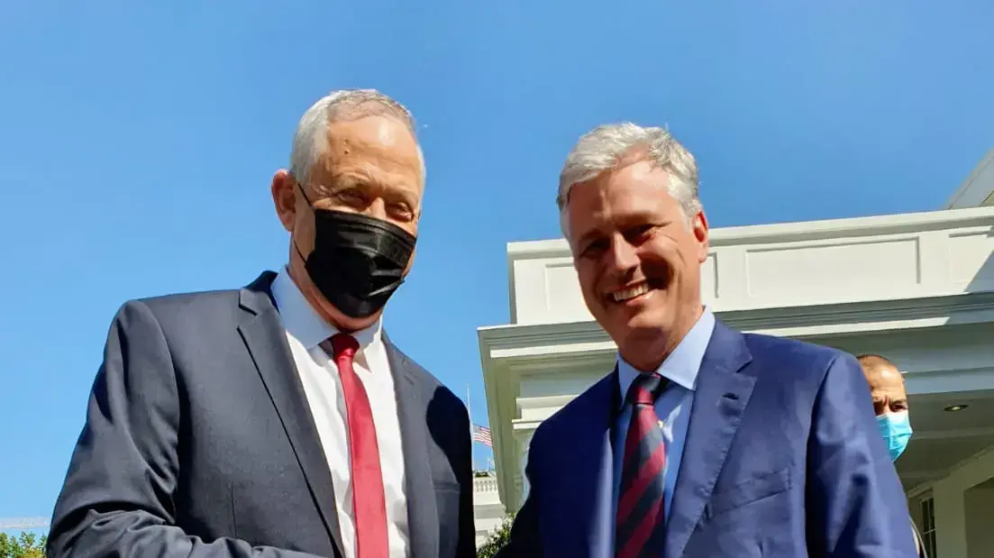 ראש הממשלה החליפי ושר הביטחון בני גנץ בפגישה בארצות הברית עם היועץ לביטחון לאומי רוברט אובראיין. 22 בספטמבר 2020 ראש הממשלה החליפי ושר הביטחון בני גנץ בפגישה בארצות הברית עם היועץ לביטחון לאומי רוברט אובראיין. 22 בספטמבר 2020