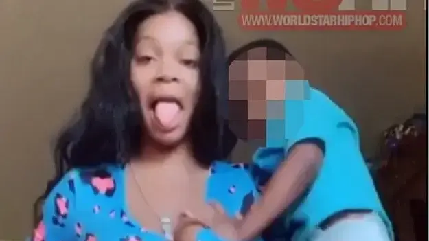 הורים זורקים תינוקות מהידיים