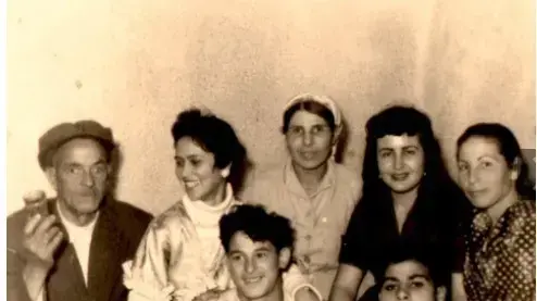 מדור מנוחים, שמעון פיסו החייט המיתולוגי, רחל דדון עם סבתא זוהרה סבא משה, הורים של שמעון מדור מנוחים, שמעון פיסו החייט המיתולוגי, רחל דדון עם סבתא זוהרה סבא משה, הורים של שמעון
