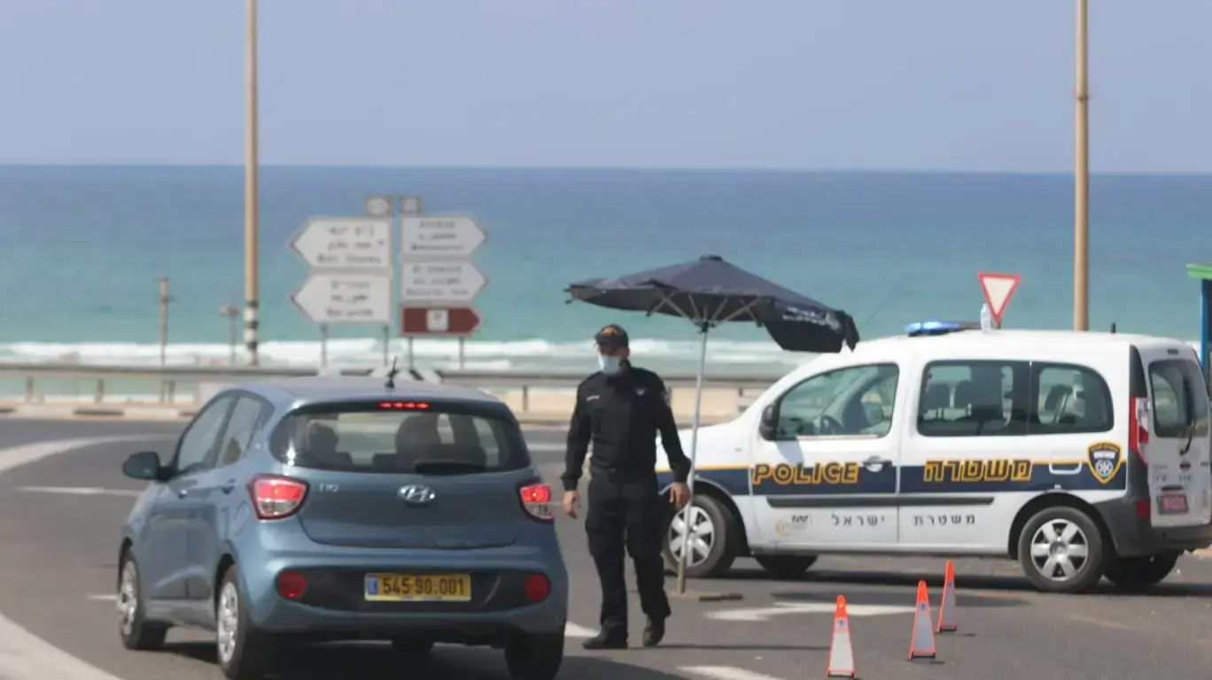 ברקע כניסתו של הסגר בעקבות העלייה בתחלואה | מחסום משטרתי בכניסה לישובים בית ינאי ומכמורת 25 בספטמבר 2020 ברקע כניסתו של הסגר בעקבות העלייה בתחלואה | מחסום משטרתי בכניסה לישובים בית ינאי ומכמורת 25 בספטמבר 2020
