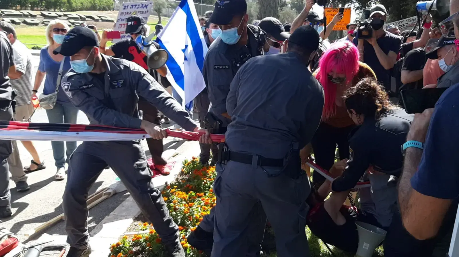 עימותים בין המשטרה למפגינים ליד הכנסת, 29 בספטמבר עימותים בין המשטרה למפגינים ליד הכנסת, 29 בספטמבר