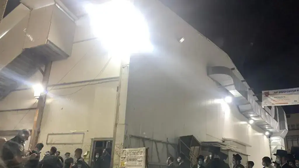 התקהלויות חסידי ויז'ניץ בבני ברק עם צאת יום הכיפורים, 28 בספטמבר 2020 התקהלויות חסידי ויז'ניץ בבני ברק עם צאת יום הכיפורים, 28 בספטמבר 2020