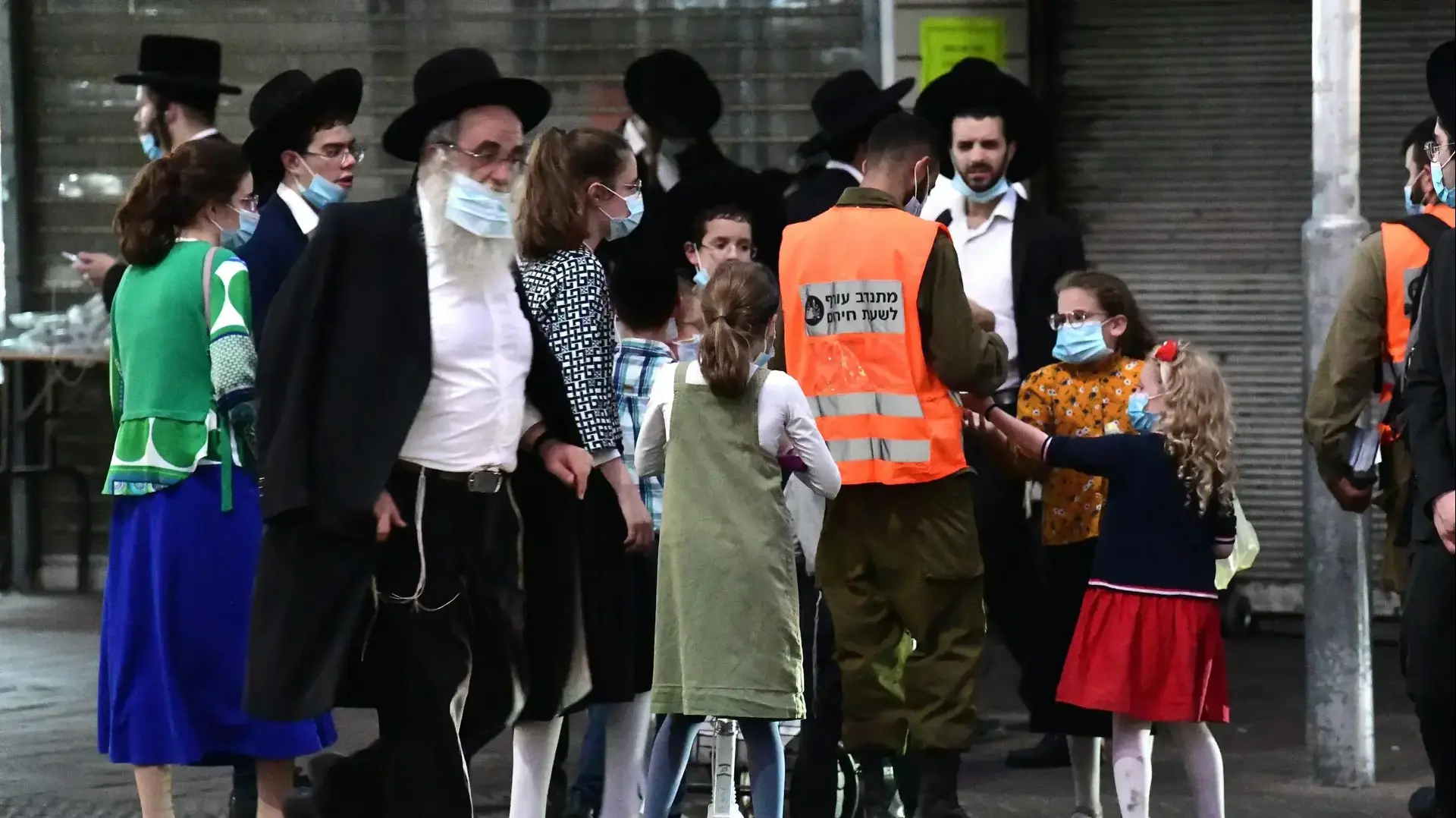 חיילי פיקוד העורף בפעליות הסברתית בנושא נגיף הקורונה בבני ברק 30 בספטמבר 2020 חיילי פיקוד העורף בפעליות הסברתית בנושא נגיף הקורונה בבני ברק 30 בספטמבר 2020