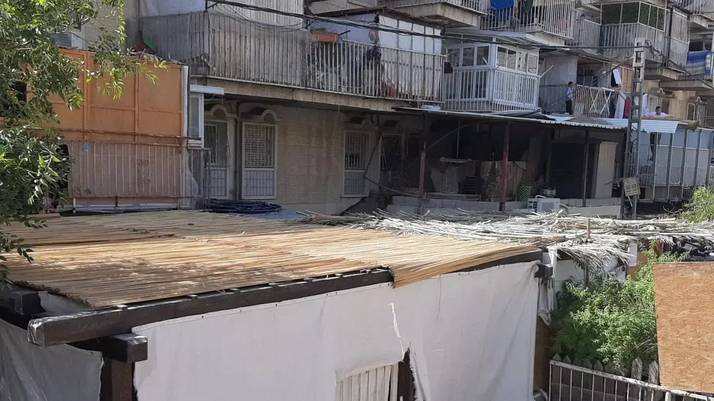 סוכות לא חוקיות בירושלים, 1 באוקטובר סוכות לא חוקיות בירושלים, 1 באוקטובר