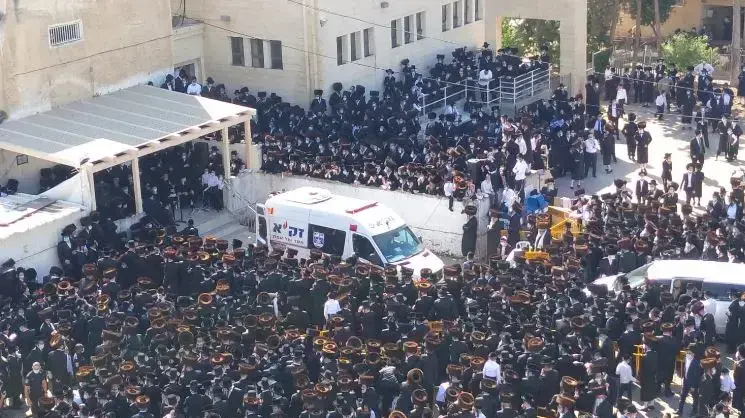 הלווית האדמו"ר מפיטסבורג, רבי מרדכי לייפער בבית העלמין באשדוד 5 באוקטובר 2020
