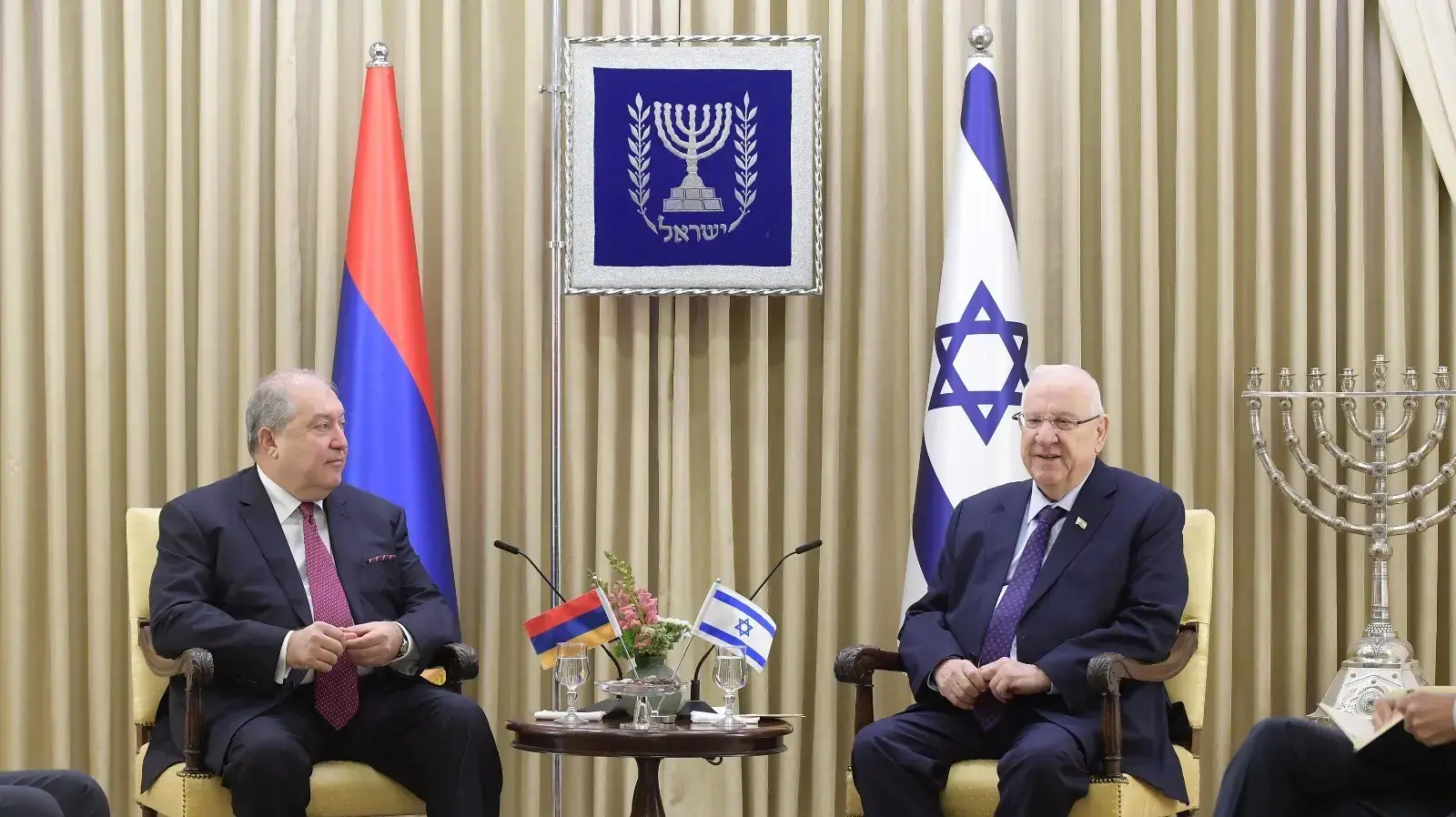 נשיא המדינה, ראובן (רובי) ריבלין במהלך פגישתו עם נשיא ארמניה ד"ר ארמן סרקיזיאן בבית הנשיא נשיא המדינה, ראובן (רובי) ריבלין במהלך פגישתו עם נשיא ארמניה ד"ר ארמן סרקיזיאן בבית הנשיא