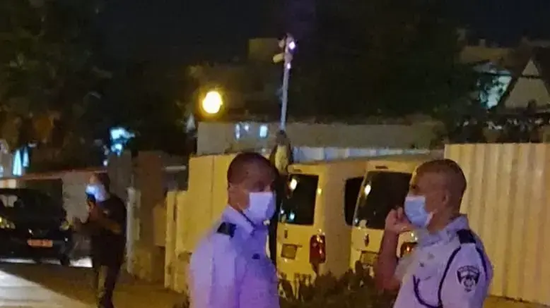 שוטרים בזירת החשד לרצח בבאר שבע, 7 באוקטובר 2020 שוטרים בזירת החשד לרצח בבאר שבע, 7 באוקטובר 2020