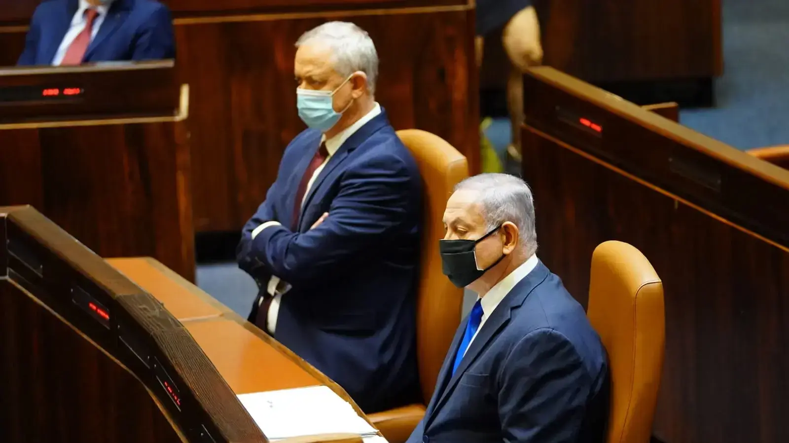 ראש הממשלה, בנימין נתניהו ושר הביטחון, ראש הממשלה החליפי בני גנץ במהלך פתיחת מושב החורף של הכנסת 
12 באוקטובר 2020