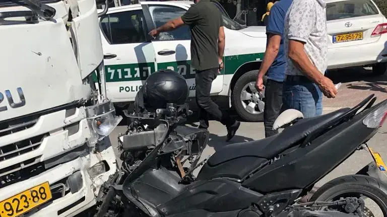 זירת תאונת דרכים בטמרה בה נפצע רוכב אופנוע בן 18 באורח קשה. 13 באוקטובר 2020 זירת תאונת דרכים בטמרה בה נפצע רוכב אופנוע בן 18 באורח קשה. 13 באוקטובר 2020