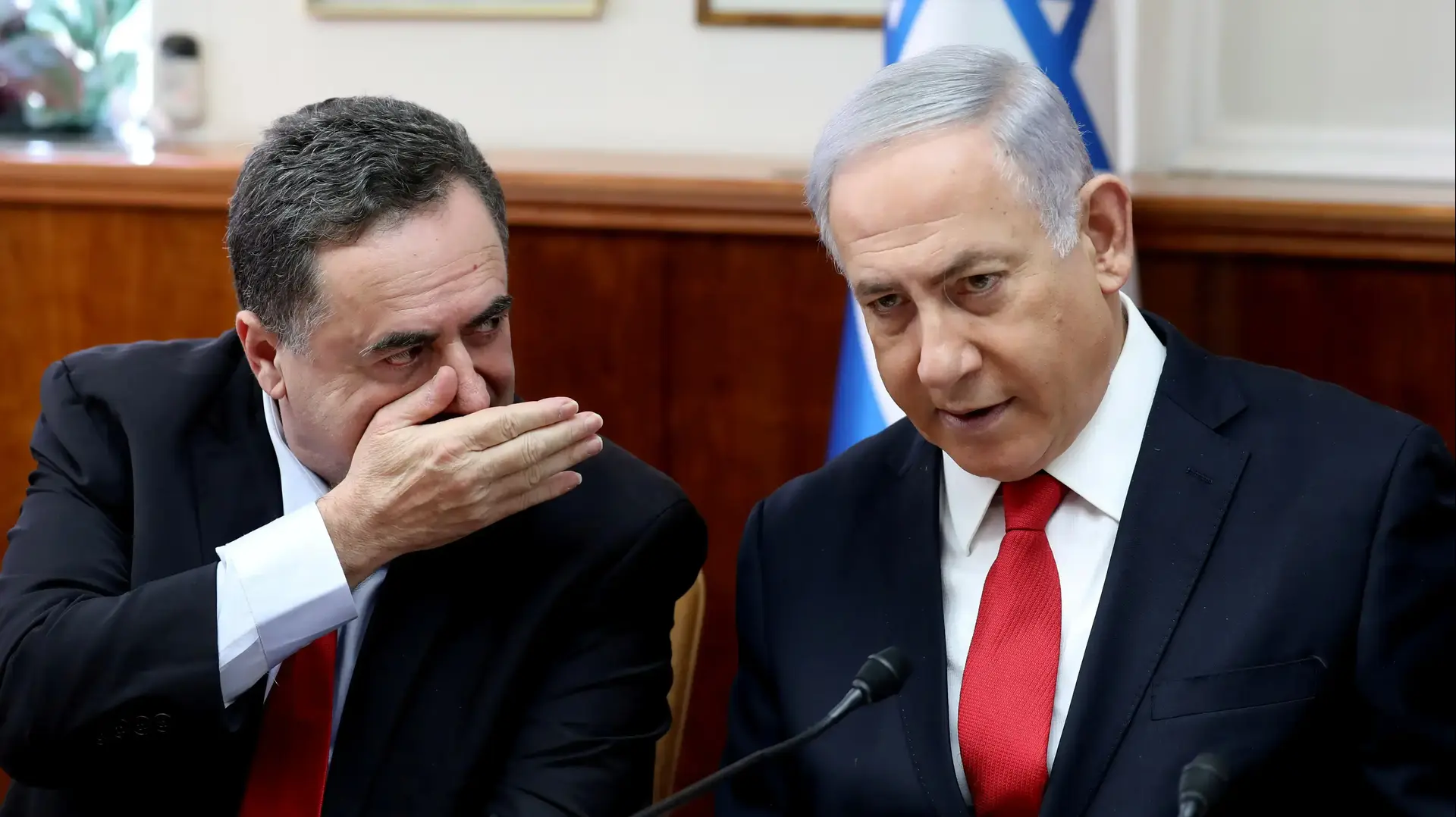 ראש הממשלה בנימין נתניהו ושר החוץ ישראל כץ בישיבת ממשלה, 27 באוקטובר 2019 ראש הממשלה בנימין נתניהו ושר החוץ ישראל כץ בישיבת ממשלה, 27 באוקטובר 2019