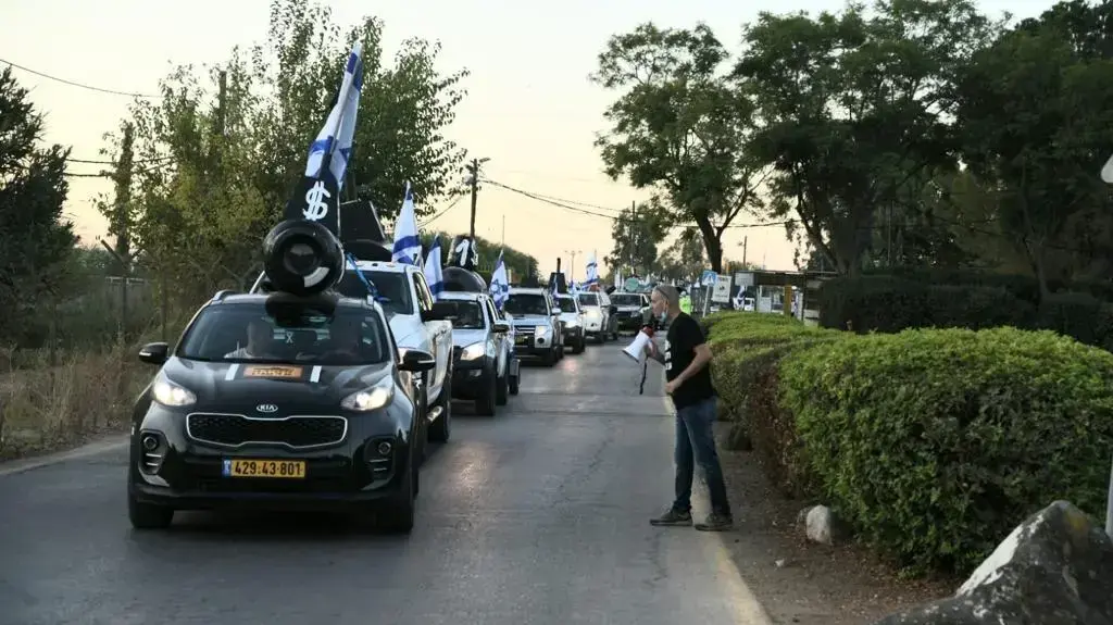 שיירת הצוללת של "חקירה עכשיו" מקריית שמונה לבלפור, 14 באוקטובר 2020 שיירת הצוללת של "חקירה עכשיו" מקריית שמונה לבלפור, 14 באוקטובר 2020