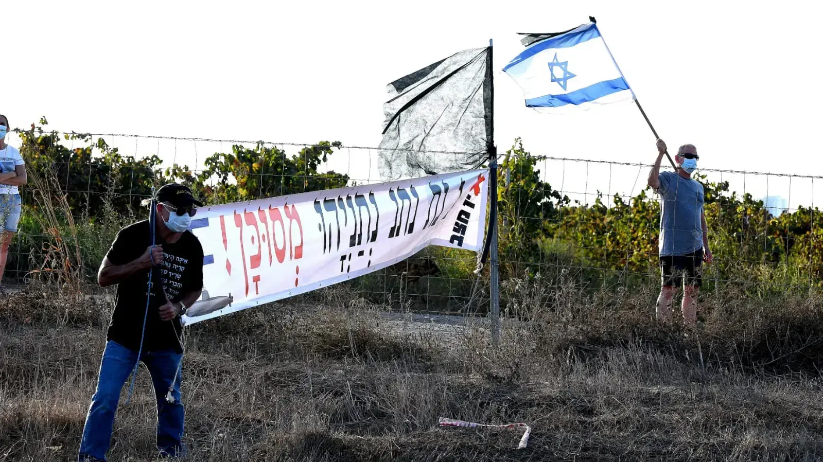 שיירת המחאה נגד פרשת הצוללות בכיבש 1
14 באוקטובר 2020 שיירת המחאה נגד פרשת הצוללות בכיבש 1
14 באוקטובר 2020