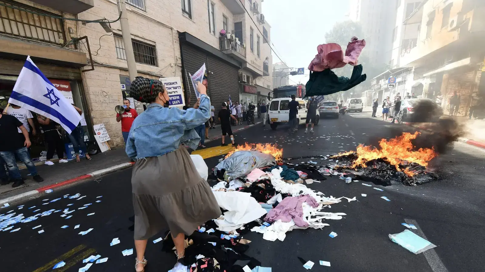 הפגנת הלוויה לעסקים הקטנים שפשטו רגל. יפו, תל אביב, 15 באוקטובר 2020 הפגנת הלוויה לעסקים הקטנים שפשטו רגל. יפו, תל אביב, 15 באוקטובר 2020