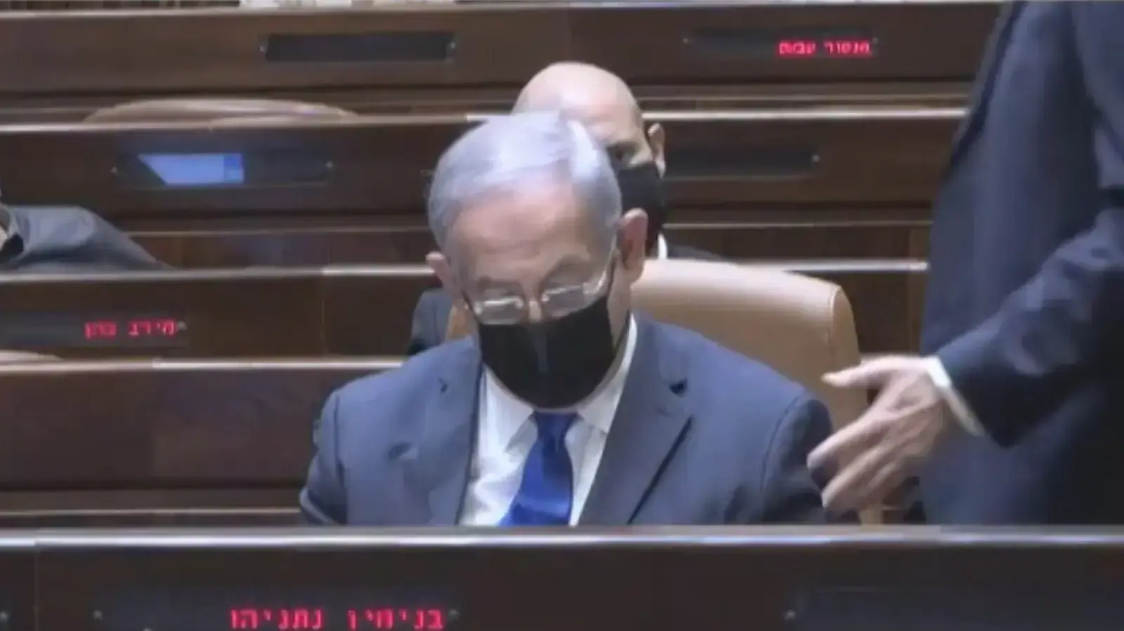 גנץ נוגע בנתניהו הוא מתעלם