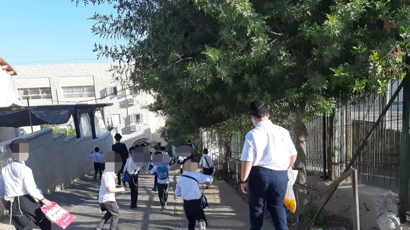 בניגוד להנחיות תלמידי ישיבת תלמוד תורה חכמת שלמה ,ירושלים, חוזרים ללימודים, 18 באוקטובר 2020 בניגוד להנחיות תלמידי ישיבת תלמוד תורה חכמת שלמה ,ירושלים, חוזרים ללימודים, 18 באוקטובר 2020
