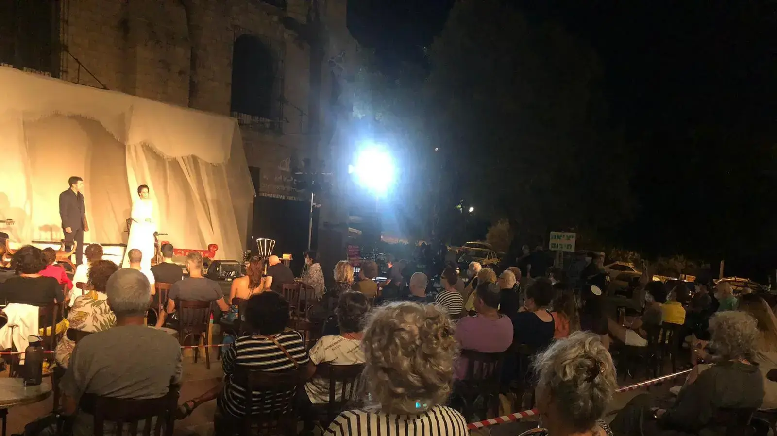 התיאטרון הערבי-עברי ביפו מעלה ב-20 באוקטובר 2020 הצגת מחאה של "אום כולת'ום" בכיכובה של גלית גיאת, ברחבת התיאטרון תחת כיפת השמיים, בפני כמה עשרות אנשים. זאת כמחאה על שיתוק עולם התרבות בימי קורונה התיאטרון הערבי-עברי ביפו מעלה ב-20 באוקטובר 2020 הצגת מחאה של "אום כולת'ום" בכיכובה של גלית גיאת, ברחבת התיאטרון תחת כיפת השמיים, בפני כמה עשרות אנשים. זאת כמחאה על שיתוק עולם התרבות בימי קורונה