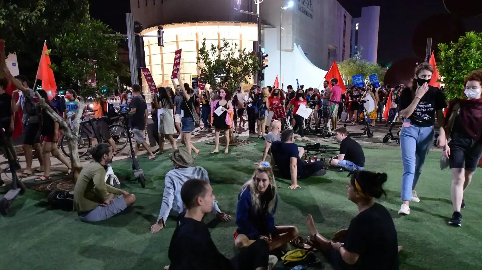 הפגנת כנגד רצח נשים כיכר הבימה, תל אביב 21 באוקטבור 2020 הפגנת כנגד רצח נשים כיכר הבימה, תל אביב 21 באוקטבור 2020