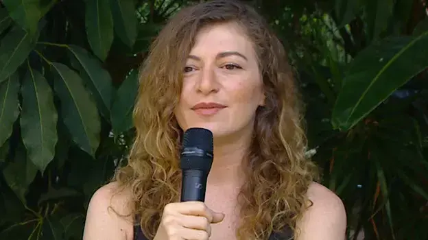 מעין אלבינה באזוב מעין אלבינה באזוב