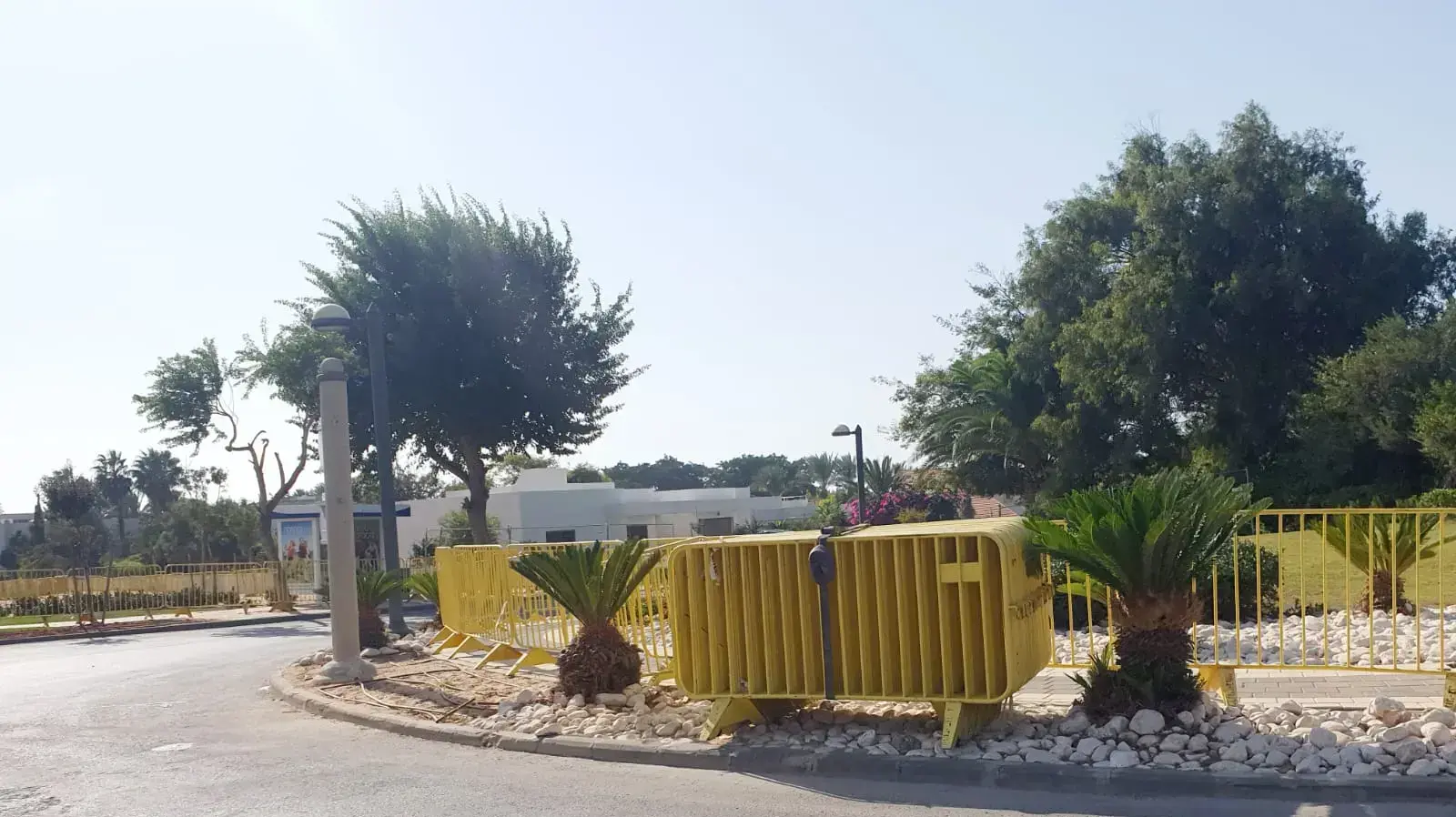 חסימות של דרכי גישה ליד בית נתניהו ברחוב ההדר בקיסריה, 23 באוקטובר 2020 חסימות של דרכי גישה ליד בית נתניהו ברחוב ההדר בקיסריה, 23 באוקטובר 2020