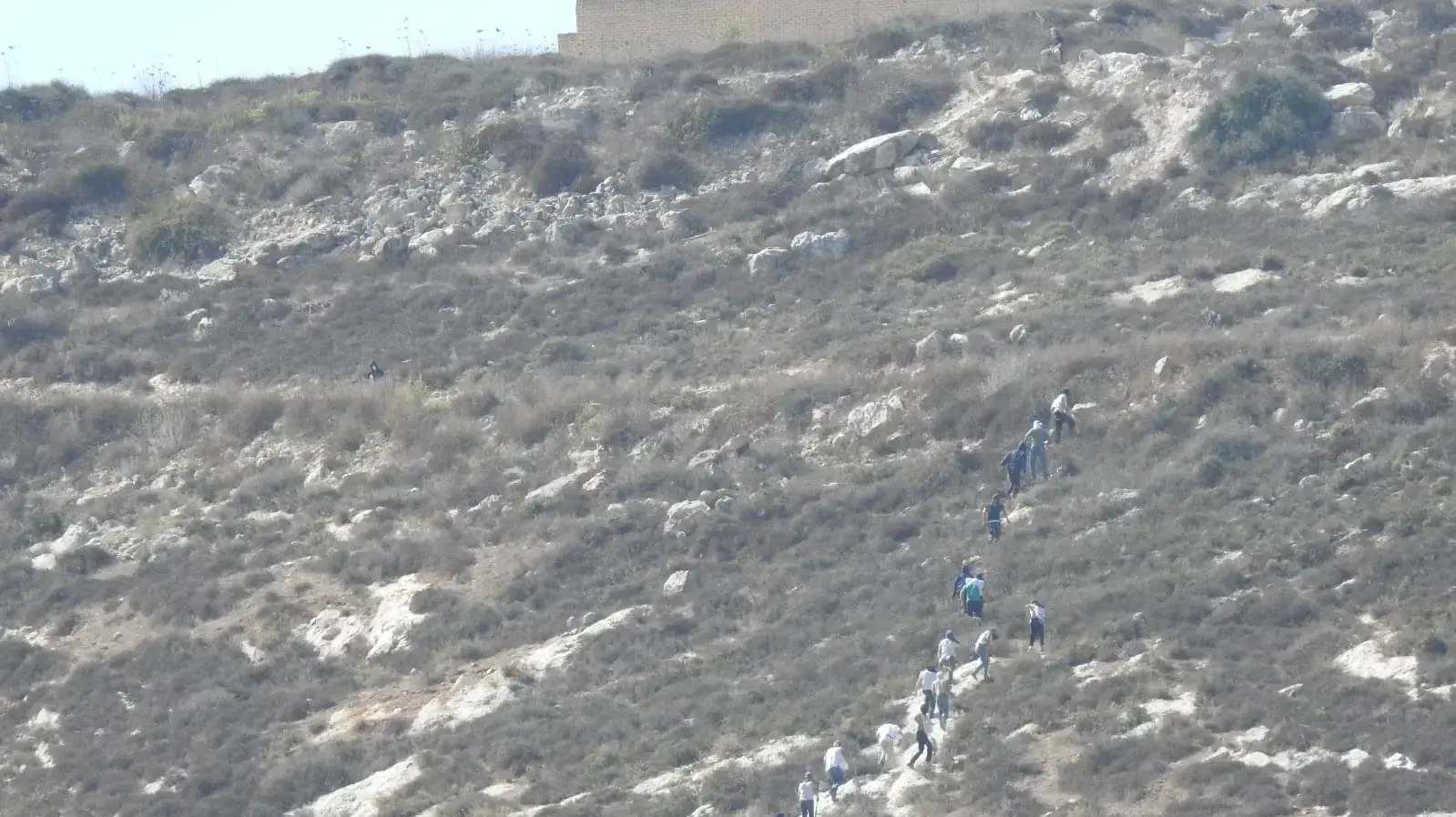 דיווח על תקיפת חקלאים פלסטינים ליד הכפר בורין על ידי מתנחלים שהגיעו מכיוון יצהר. 23 באוקטובר 2020 דיווח על תקיפת חקלאים פלסטינים ליד הכפר בורין על ידי מתנחלים שהגיעו מכיוון יצהר. 23 באוקטובר 2020