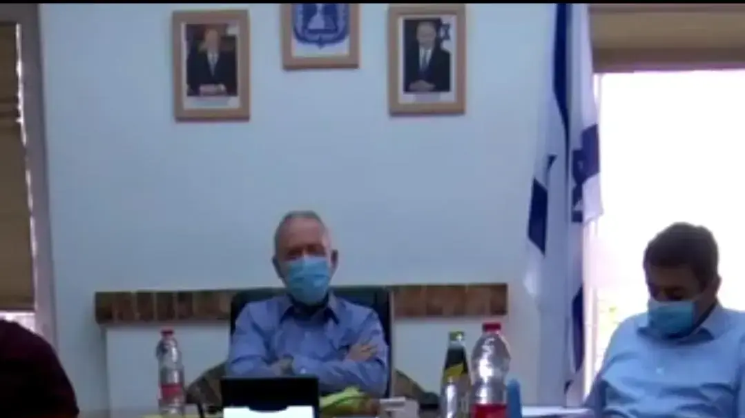 שר החינוך יואב גלנט בישיבה בשיחת וידאו עם ראשי הרשויות המקומיות, 25 באוקטובר 2020 שר החינוך יואב גלנט בישיבה בשיחת וידאו עם ראשי הרשויות המקומיות, 25 באוקטובר 2020