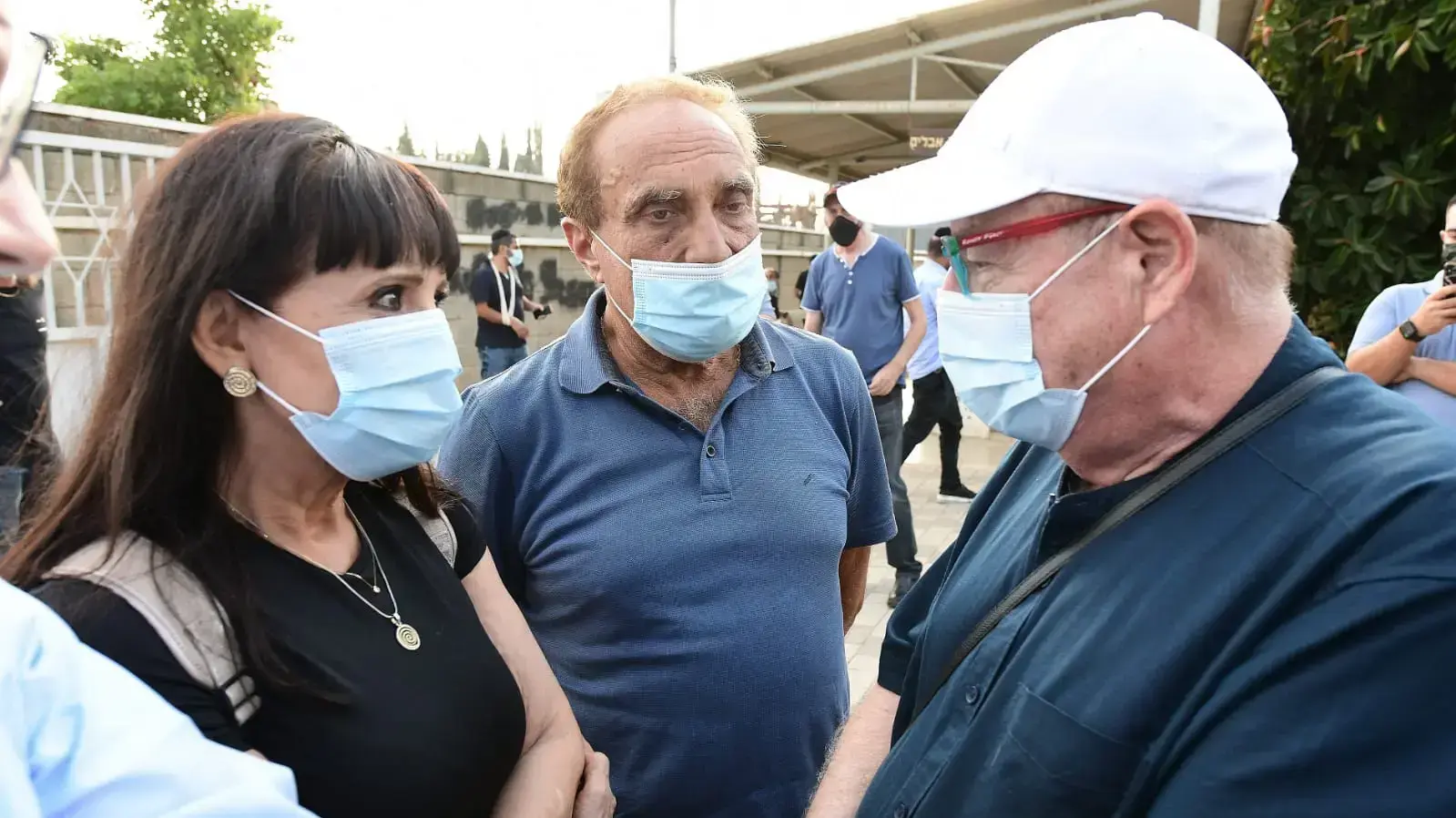 הלוויתו של יהודה ברקן בבית העלמין ברחובות 25 באוקטובר 2020 הלוויתו של יהודה ברקן בבית העלמין ברחובות 25 באוקטובר 2020