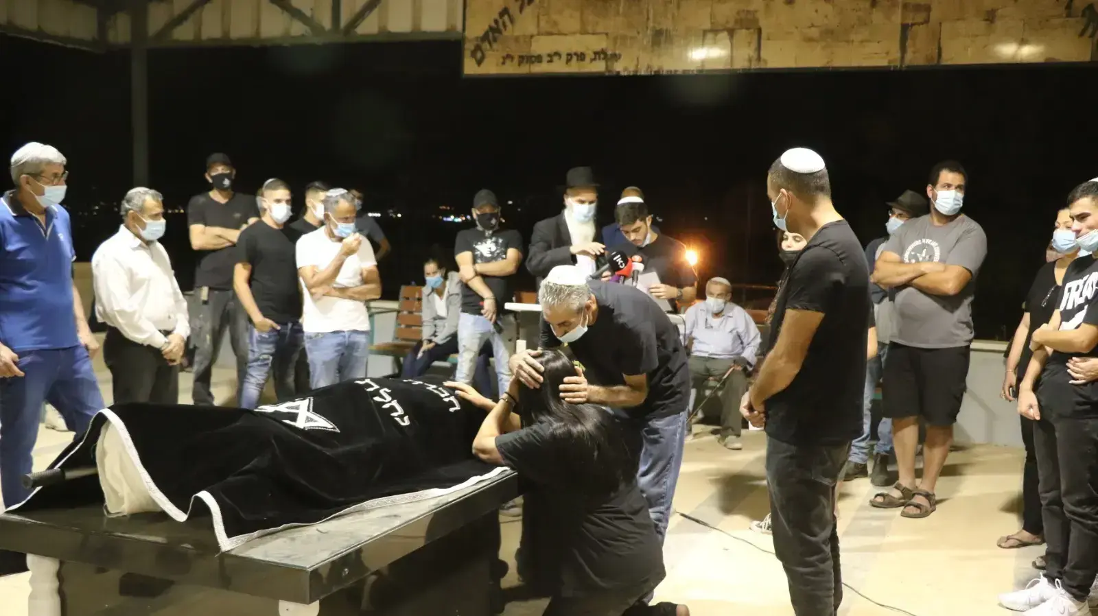 הלוויתו של איתי יצחק, תושב גן נר, בן ה-17 שעל פי החשד נרצח בקטטה במועצה האזורית גלבוע 25 באוקטובר 2020