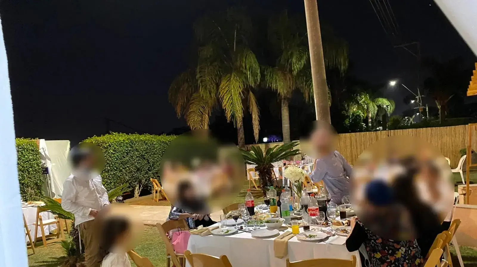 חתונה רבת משתתפים שנערכה בניגוד להנחיות למאבק בנגיף הקורונה במושב אחיעזר שבשפלה. 26 באוקטובר 2020 חתונה רבת משתתפים שנערכה בניגוד להנחיות למאבק בנגיף הקורונה במושב אחיעזר שבשפלה. 26 באוקטובר 2020