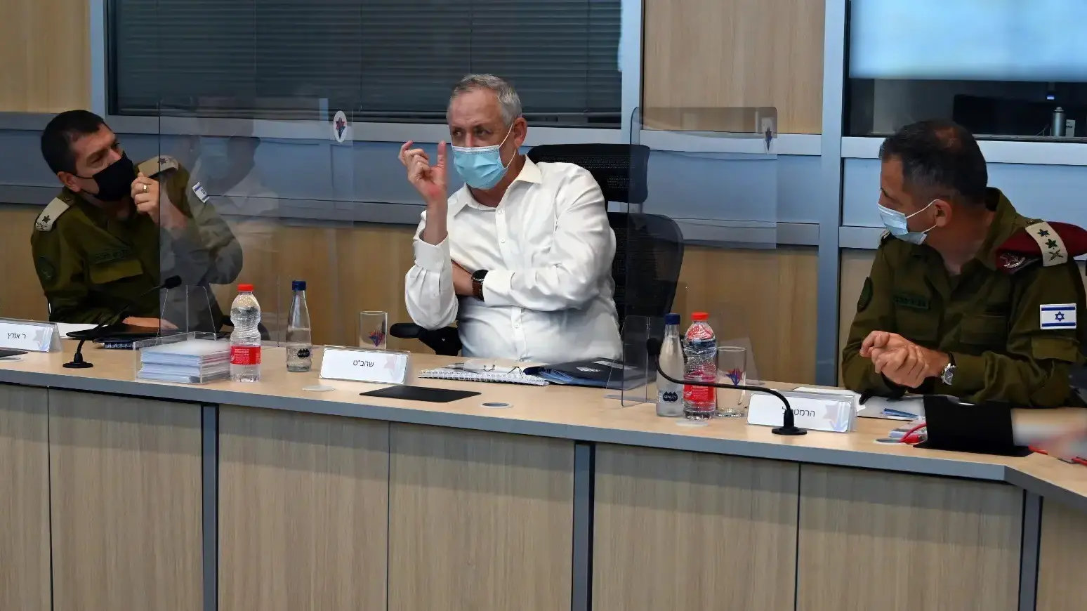 שר הביטחון גנץ בביקור בתרגיל "חץ קטלני" בצפון עם סגן הרמטכ"ל אלוף אייל זמיר, מפקד ההכשרות אלוף מוטי ברוך ומאו"ג 162 סהר צור 27 באוקטובר 2020 שר הביטחון גנץ בביקור בתרגיל "חץ קטלני" בצפון עם סגן הרמטכ"ל אלוף אייל זמיר, מפקד ההכשרות אלוף מוטי ברוך ומאו"ג 162 סהר צור 27 באוקטובר 2020