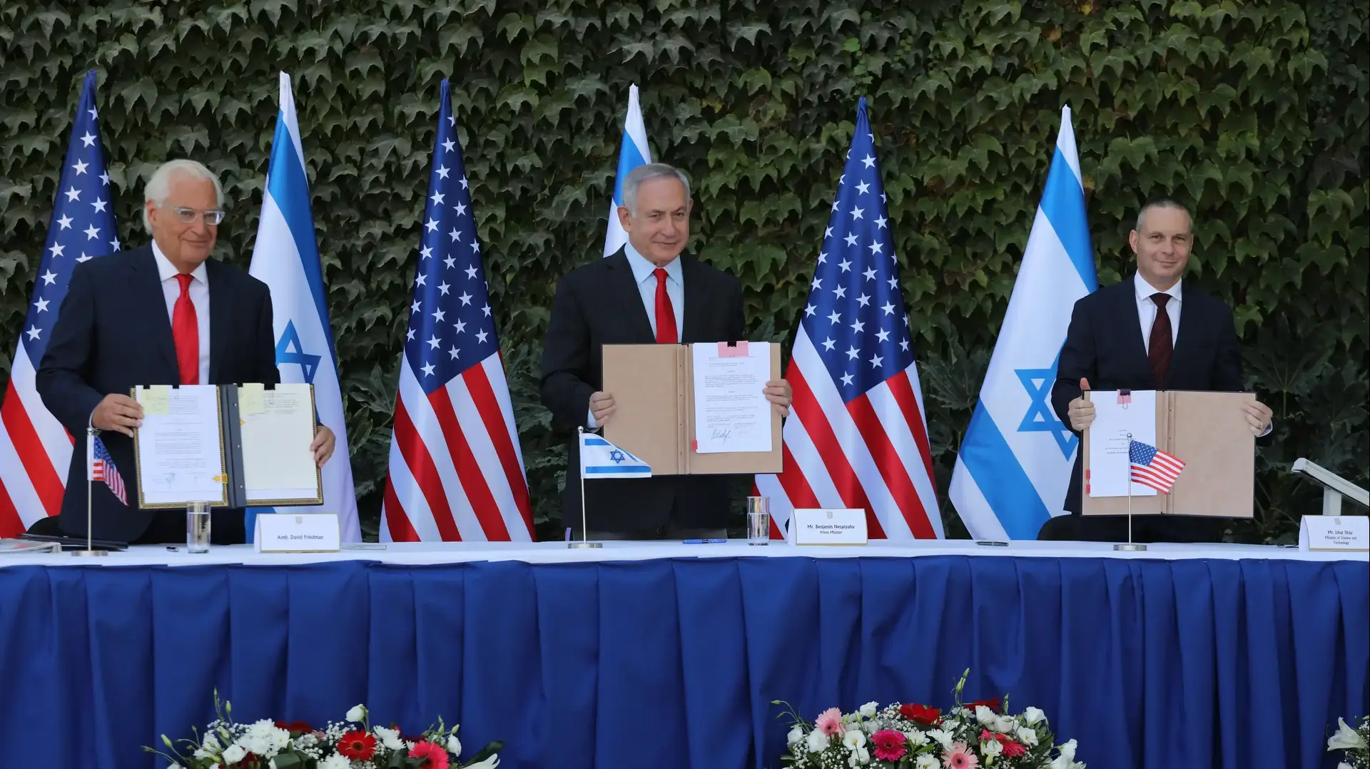 רה"מ נתניהו יחתום עם השגריר פרידמן על הרחבת החלת הסכם השת"פ המדעי בין ישראל לארה״ב על אזור יו"ש ורמה"ג, 28 באוקטובר 2020 רה"מ נתניהו יחתום עם השגריר פרידמן על הרחבת החלת הסכם השת"פ המדעי בין ישראל לארה״ב על אזור יו"ש ורמה"ג, 28 באוקטובר 2020