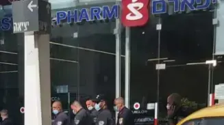 שוטרים במתחם "ביג" כדי למנוע פתיחת חנויות בניגוד להנחיות הקורונה. 2 בנובמבר 2020 שוטרים במתחם "ביג" כדי למנוע פתיחת חנויות בניגוד להנחיות הקורונה. 2 בנובמבר 2020