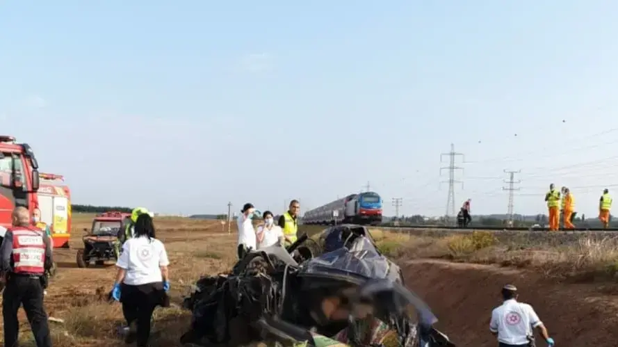 תאונה ליד שפיים בה נהג פרץ מחסום ונפגע מרכבת, מותו נקבע במקום. 3 בנובמבר 2020 תאונה ליד שפיים בה נהג פרץ מחסום ונפגע מרכבת, מותו נקבע במקום. 3 בנובמבר 2020