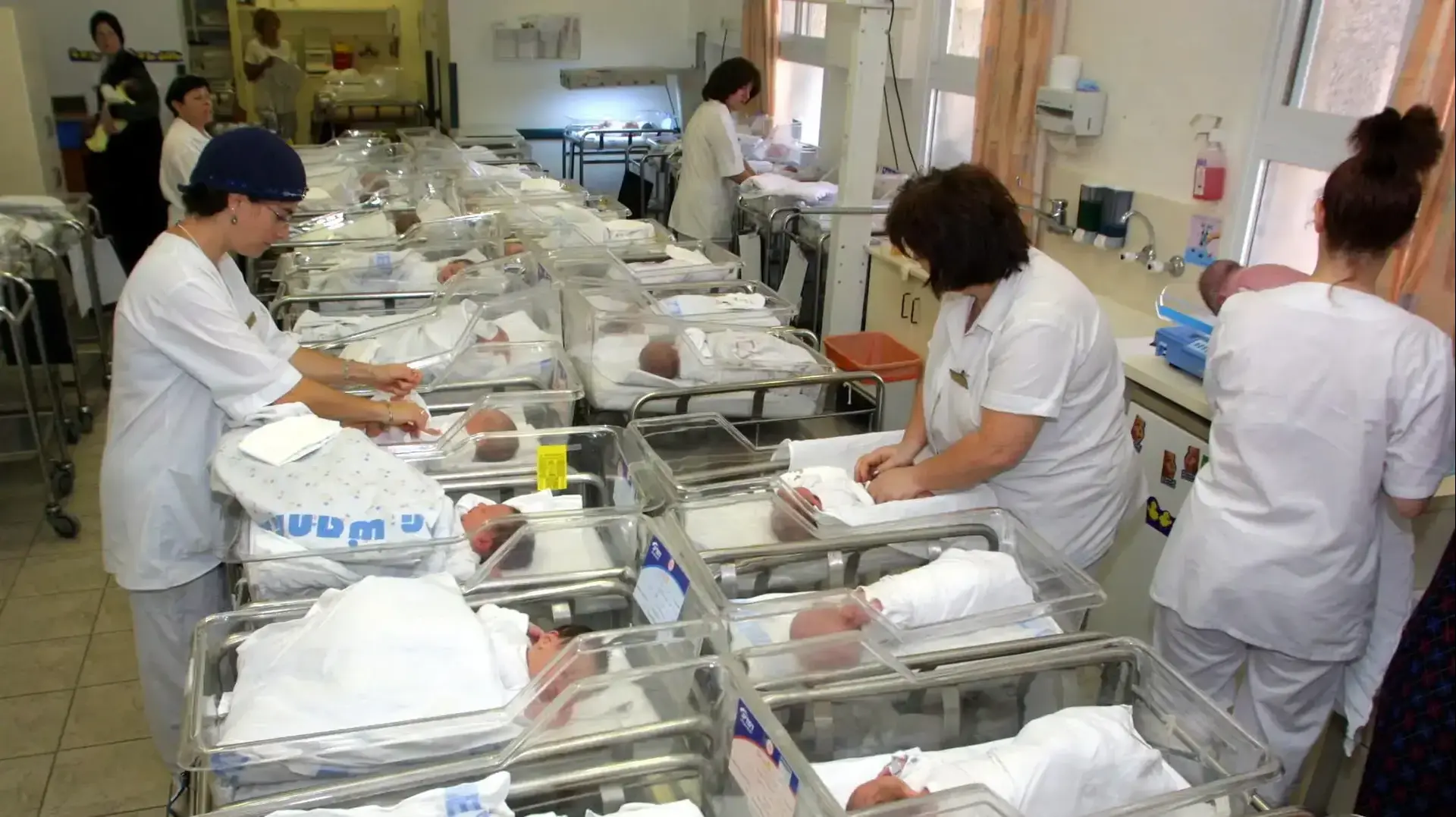 תינוקיה בבית החולים ביקור חולים תינוקיה בבית החולים ביקור חולים
