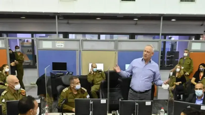 ביקורו של שר הביטחון, בני גנץ, במפקדת "אלון" ביחד עם הרמטכ"ל, רא"ל אביב כוכבי, מפקד פיקוד העורף, אלוף אורי גורדין, ראש "מגן ישראל" פרופ' רוני גמזו וראש "מגן ישראל" הנכנס, פרופ' נחמן אש, מפקד המפקדה המשימתית, תא"ל ניסן דוידי, ועוזר השר להתגוננות, משה אדרי, 3 בנובמבר 2020 ביקורו של שר הביטחון, בני גנץ, במפקדת "אלון" ביחד עם הרמטכ"ל, רא"ל אביב כוכבי, מפקד פיקוד העורף, אלוף אורי גורדין, ראש "מגן ישראל" פרופ' רוני גמזו וראש "מגן ישראל" הנכנס, פרופ' נחמן אש, מפקד המפקדה המשימתית, תא"ל ניסן דוידי, ועוזר השר להתגוננות, משה אדרי, 3 בנובמבר 2020