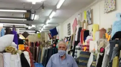 איתן בניאן, בעל חנות בדים מירושלים
איתן בניאן, בעל חנות בדים מירושלים