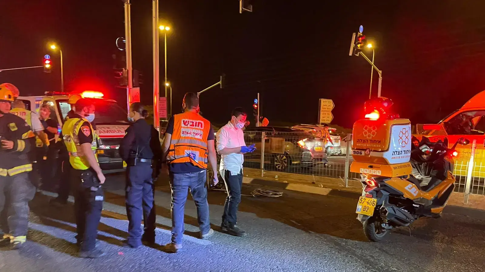 זירת תאונת דרכים בה נפצעו חמישה ליד קריית מלאכי. 9 בנובמבר 2020 זירת תאונת דרכים בה נפצעו חמישה ליד קריית מלאכי. 9 בנובמבר 2020