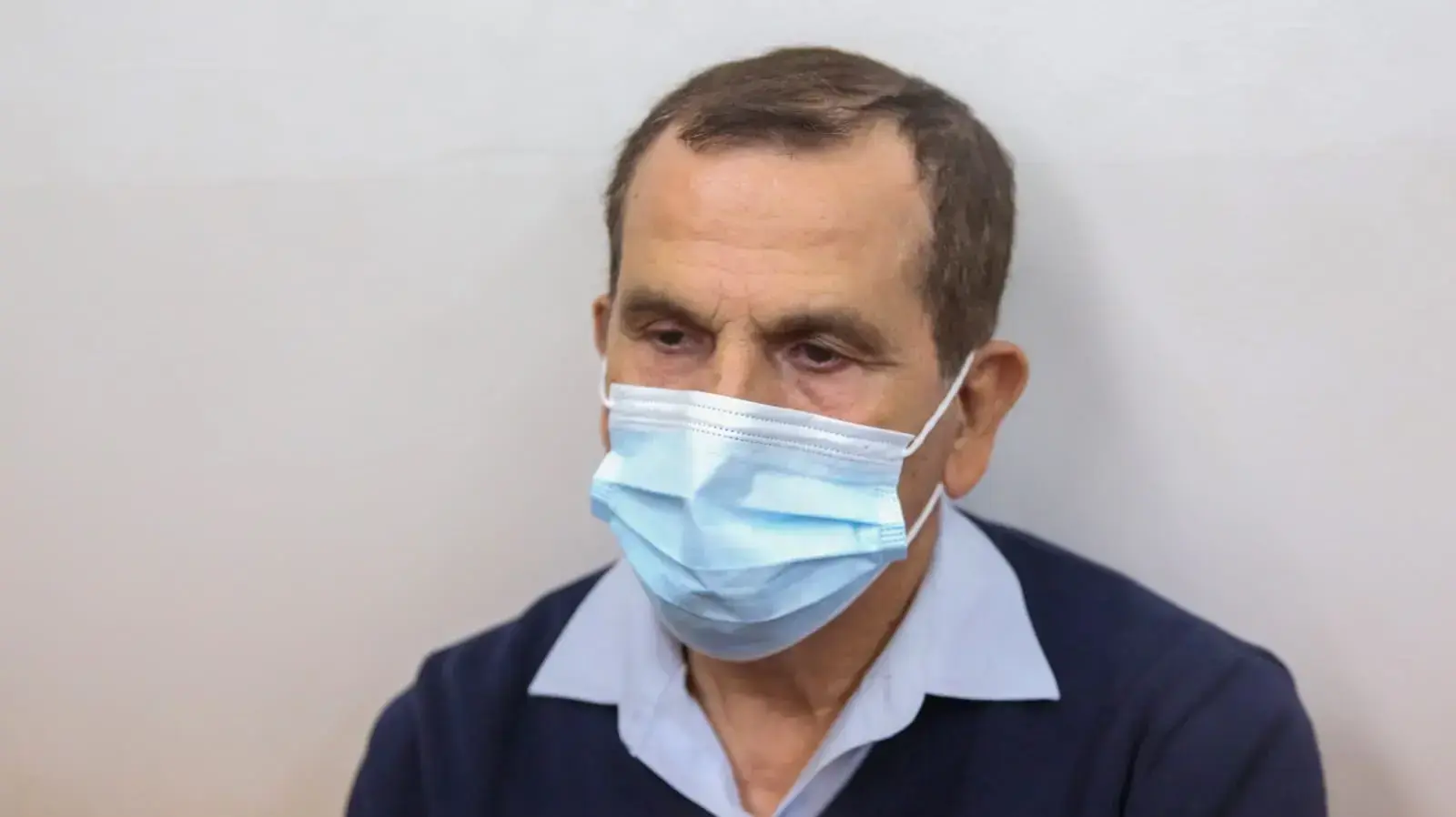 יעקב אדרי במהלך הארכת מעצרו בבית משפט השלום בראשל"צ 10 בנובמבר 2020