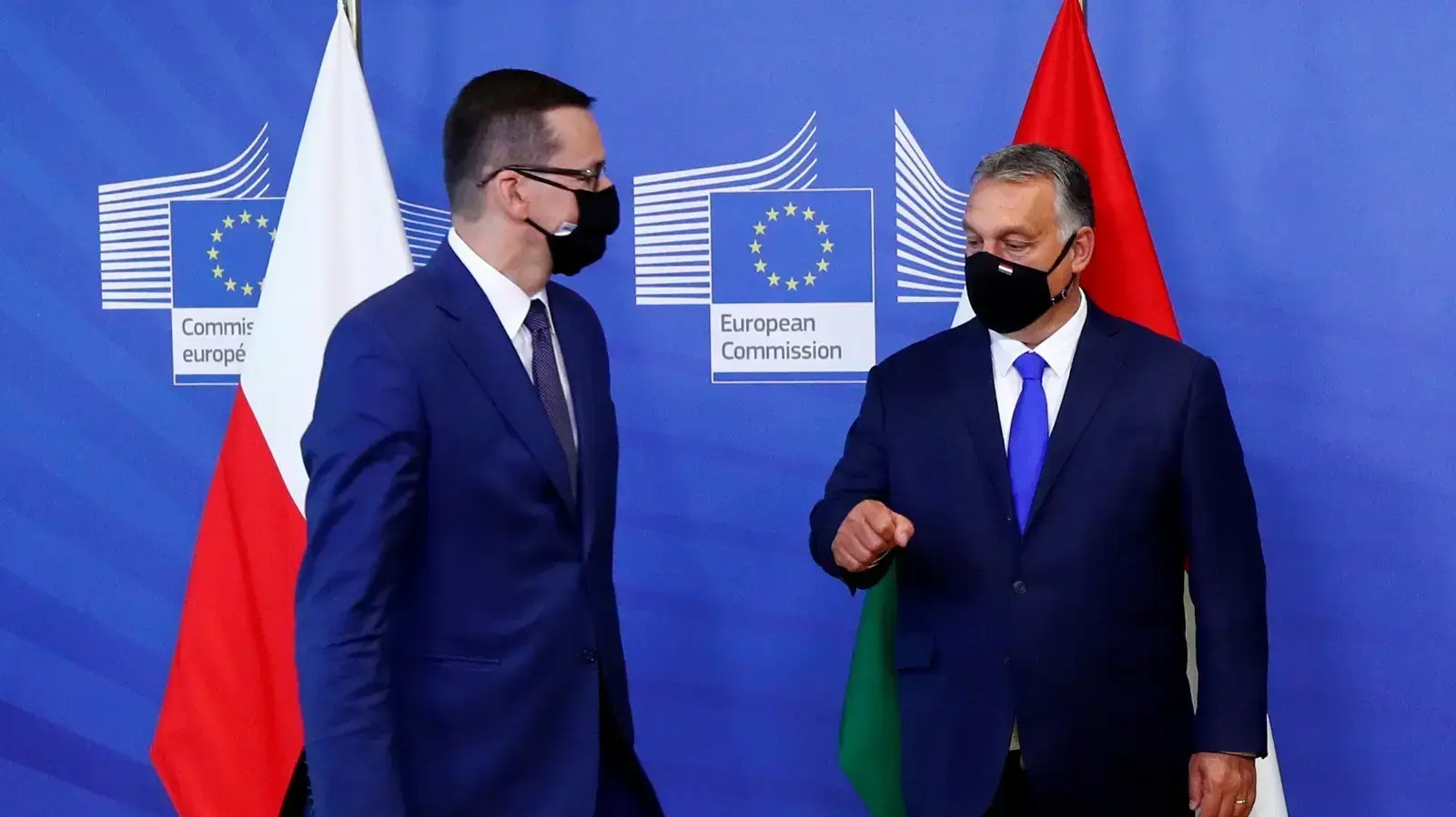 ראש ממשלת פולין, מטאוש מורבייצקי ועמיתו ההונגרי ויקטור אורבן לקראת פגישתם עם נשיא הנציבות האירופית, אורסולה פון דר ליין בבריסל, בולגריה 24 בפסטמבר 2020