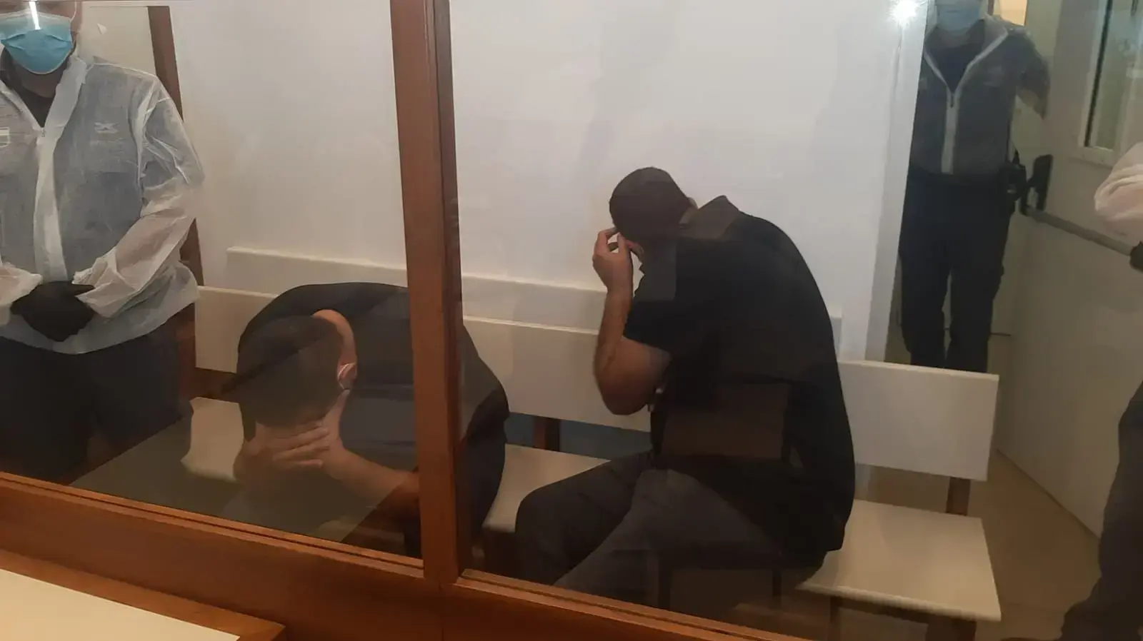 הארכת מעצר לבעלי המפעל באשדוד החשודים בגרימת מוות ברשלנות, בימ"ש השלום אשקלון, 18 בנובמבר 2020 הארכת מעצר לבעלי המפעל באשדוד החשודים בגרימת מוות ברשלנות, בימ"ש השלום אשקלון, 18 בנובמבר 2020