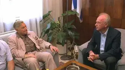 ראש הממשלה יצחק רבין נפגש במשרדו עם טדי קולק 4/8/92 (צביקה ישראלי)