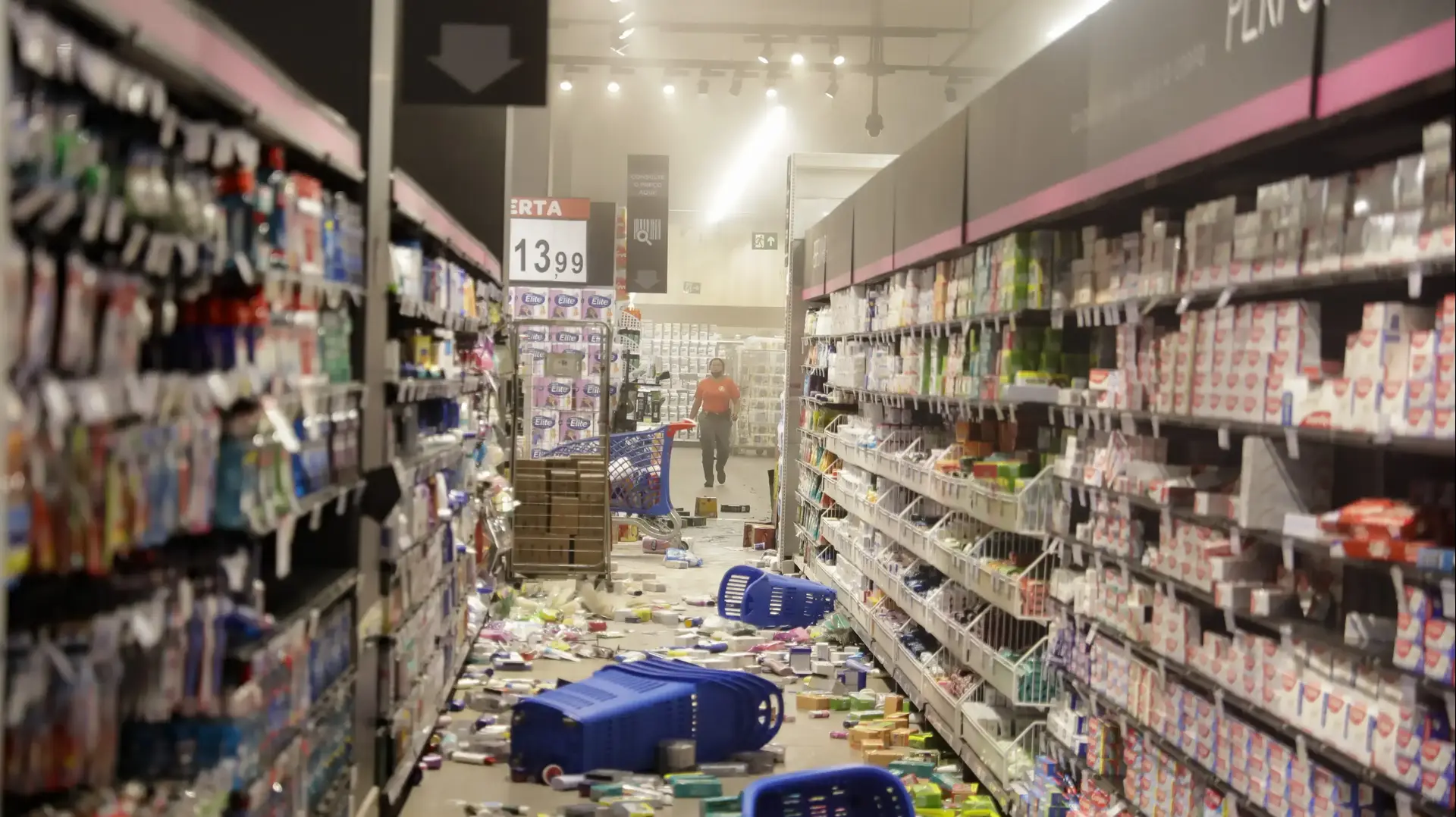 מהומות מחאה ברזיל סופרמרקט מהומות מחאה ברזיל סופרמרקט