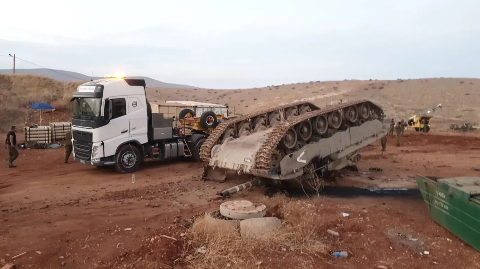 טנק מתפך במהלך עלייה על מוביל 22 בנובמבר 2020 טנק מתפך במהלך עלייה על מוביל 22 בנובמבר 2020