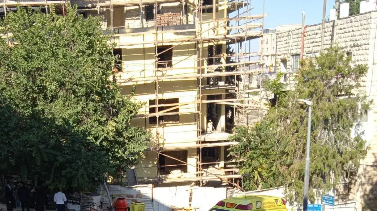 איזור התאונה באתר הבנייה בירושלים בו נפל הפועל ונפצע באורח בינוני. 23 בנובמבר 2020 איזור התאונה באתר הבנייה בירושלים בו נפל הפועל ונפצע באורח בינוני. 23 בנובמבר 2020