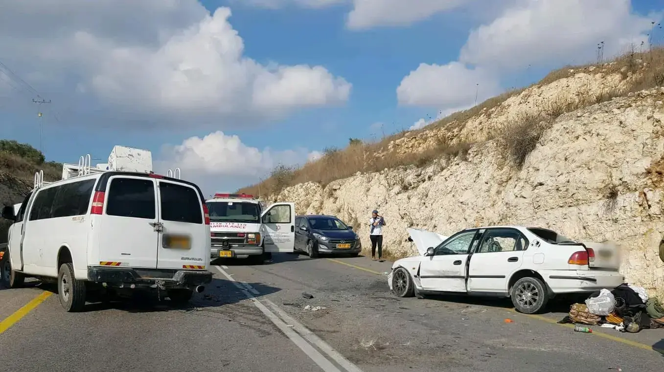 זירת התאונה ביצהר שם נפצע צעיר בן 20 באורח קשה. 23 בנובמבר 2020 זירת התאונה ביצהר שם נפצע צעיר בן 20 באורח קשה. 23 בנובמבר 2020