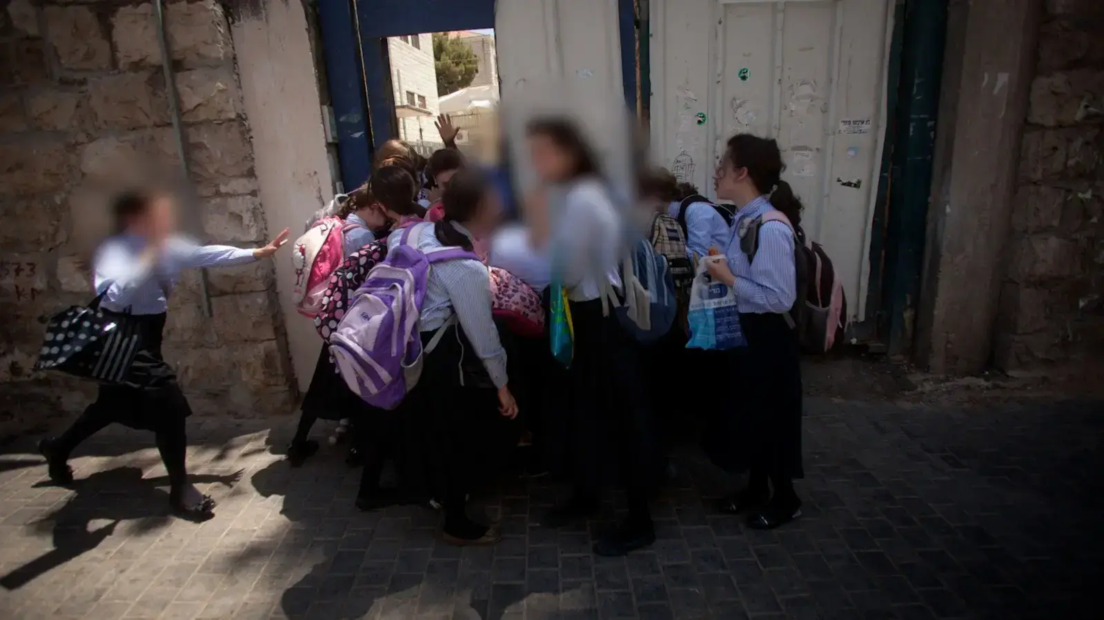 תלמידות במאה שערים תלמידות במאה שערים