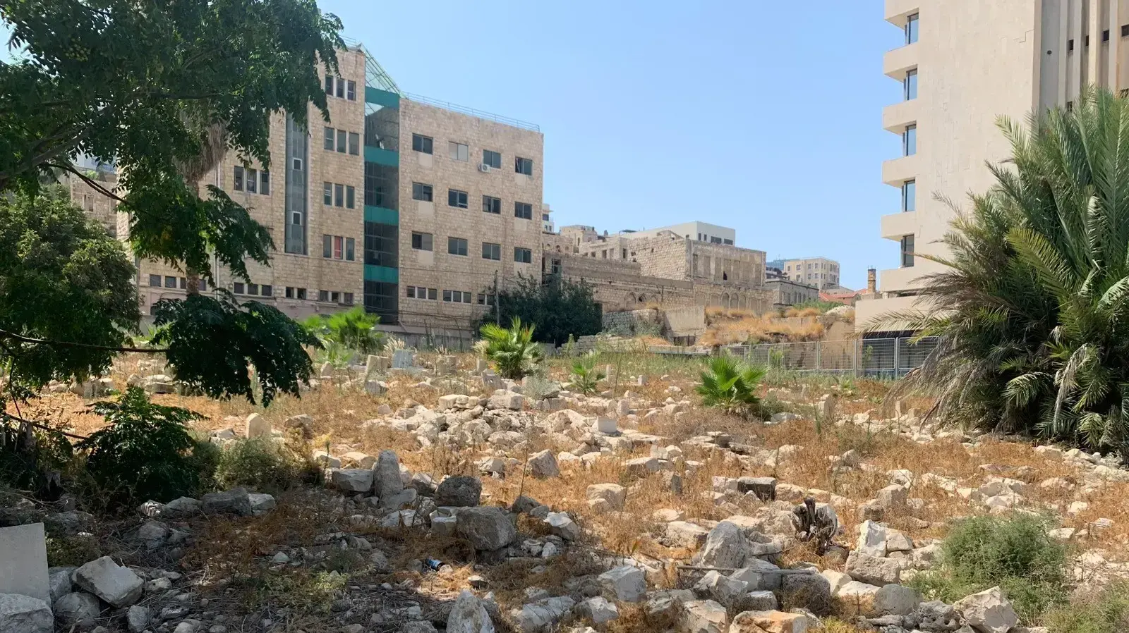 מיקום מצבה אלטרנטיבית באזור בית העלמין המוסלמי בכפר סמיר מיקום מצבה אלטרנטיבית באזור בית העלמין המוסלמי בכפר סמיר