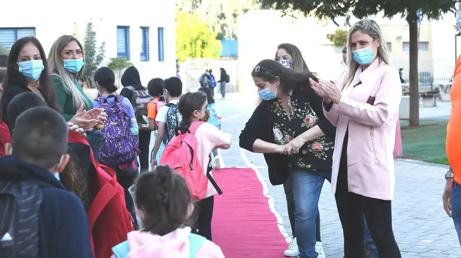 תלמידי כיתות ה-ו חוזרים ללימודים, בי"ס עוזי חיטמן, פתח תקווה, 24 בנובמבר 2020 תלמידי כיתות ה-ו חוזרים ללימודים, בי"ס עוזי חיטמן, פתח תקווה, 24 בנובמבר 2020