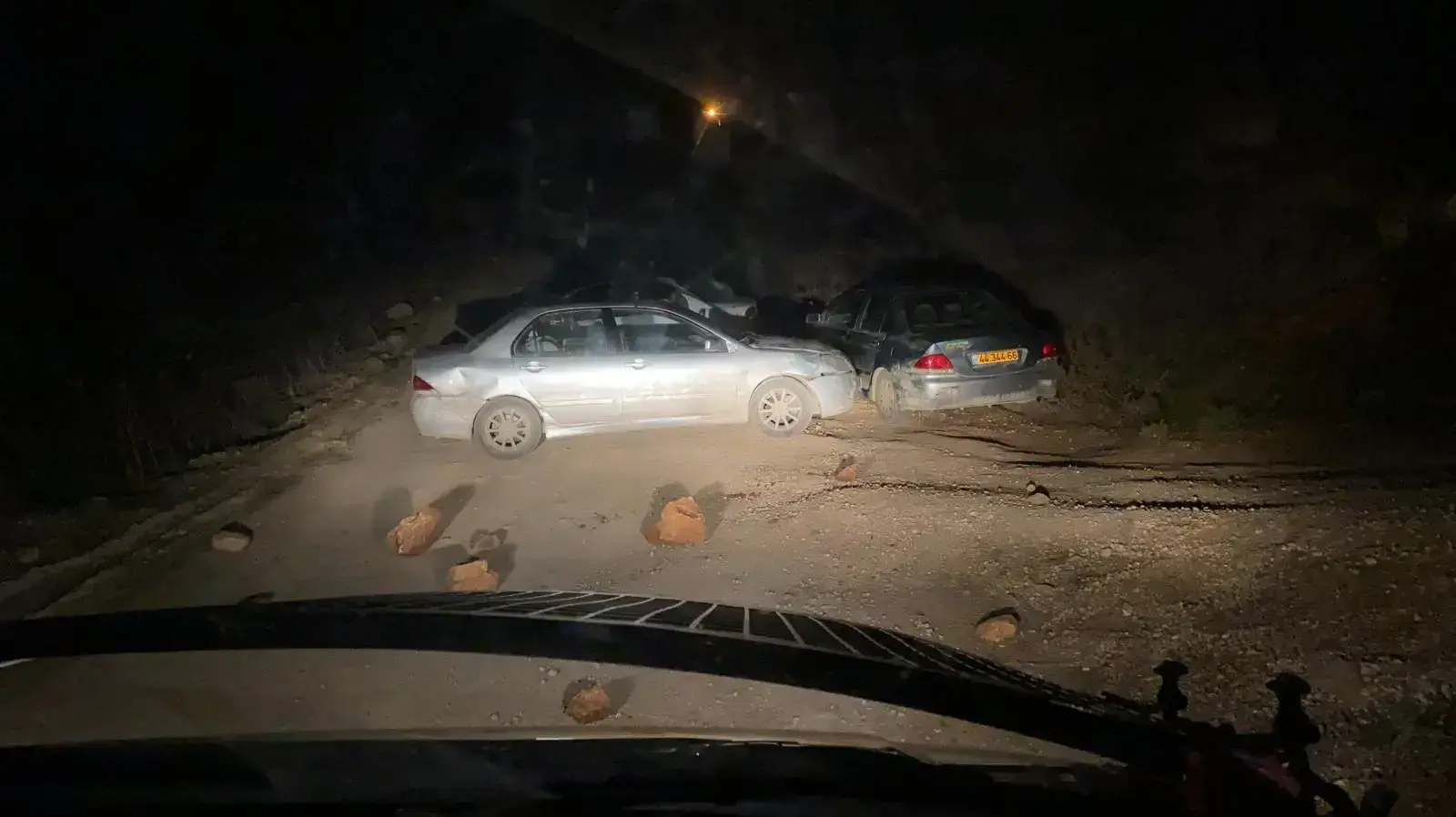 חסימות במאחז הבלתי חוקי "קומי אורי" בעקבות חשד לפגיעה בלוחם עם רכב והפרעה לשוטרים 25 בנובמבר 2020