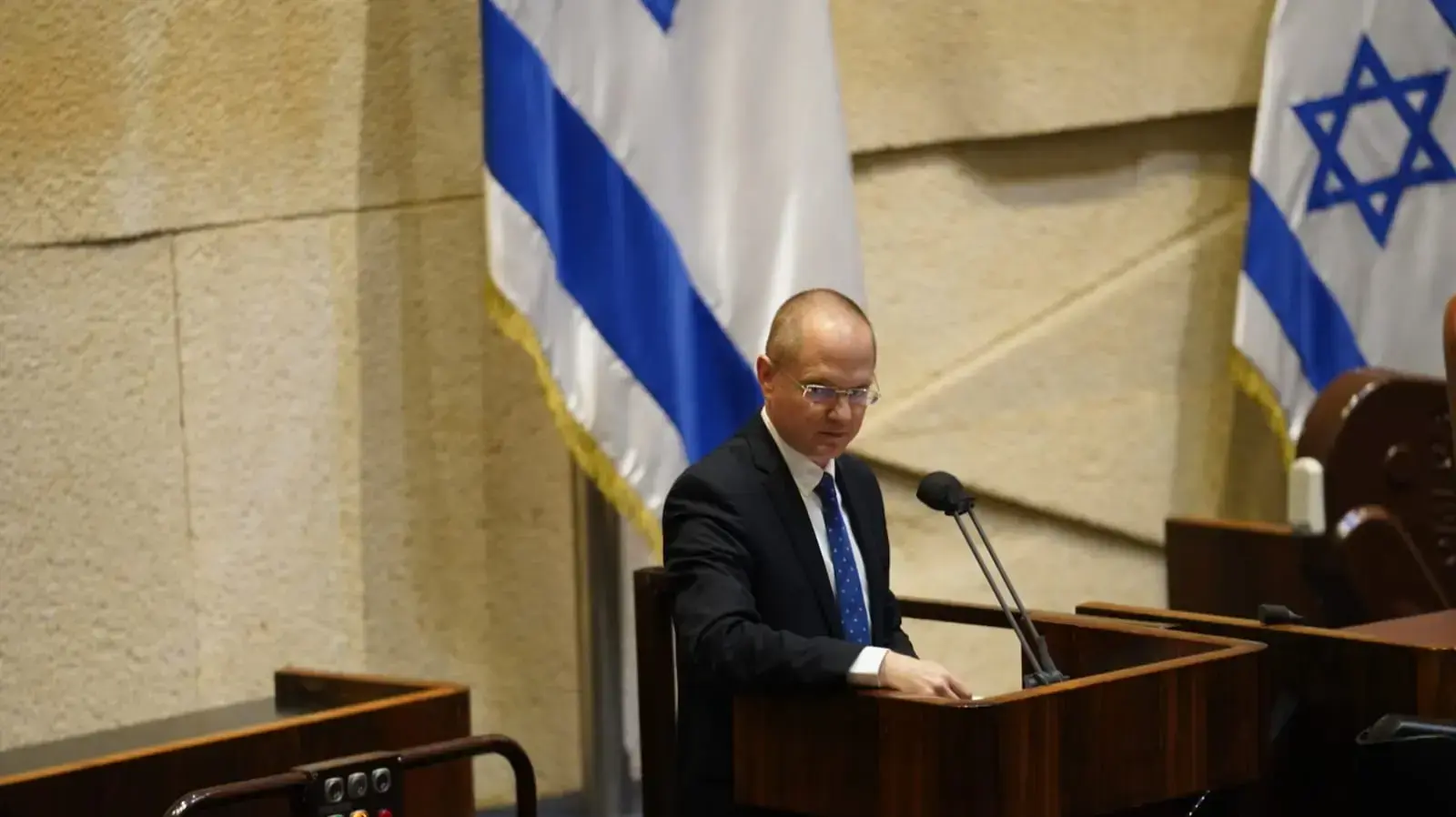 ח״כ עודד פורר במליאת הכנסת 25 בנובמבר 2020 ח״כ עודד פורר במליאת הכנסת 25 בנובמבר 2020