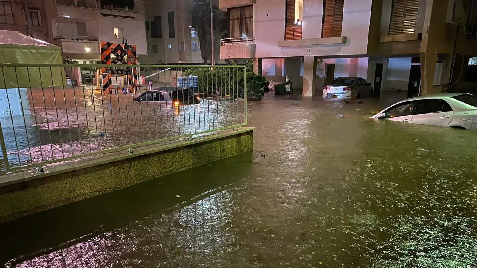 הצפות בבני ברק בעקבות גשמים עזים, 26 בנובמבר 2020 הצפות בבני ברק בעקבות גשמים עזים, 26 בנובמבר 2020